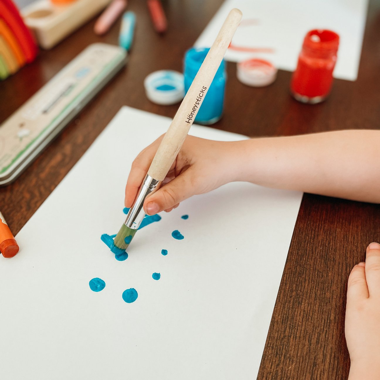 honeysticks paintbrush set lifestyle shot